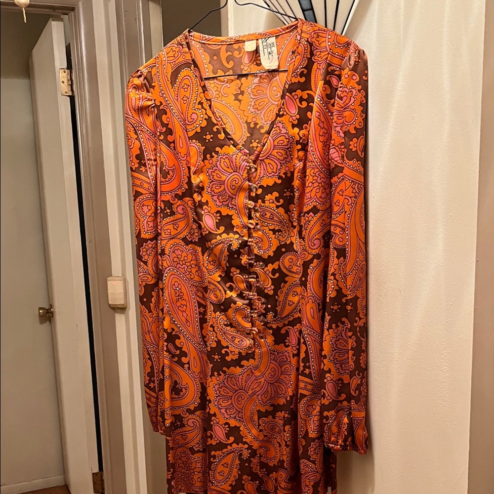 Vintage 70s Paisley Print V-Neck Dress